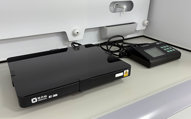 實(shí)驗(yàn)電熱板